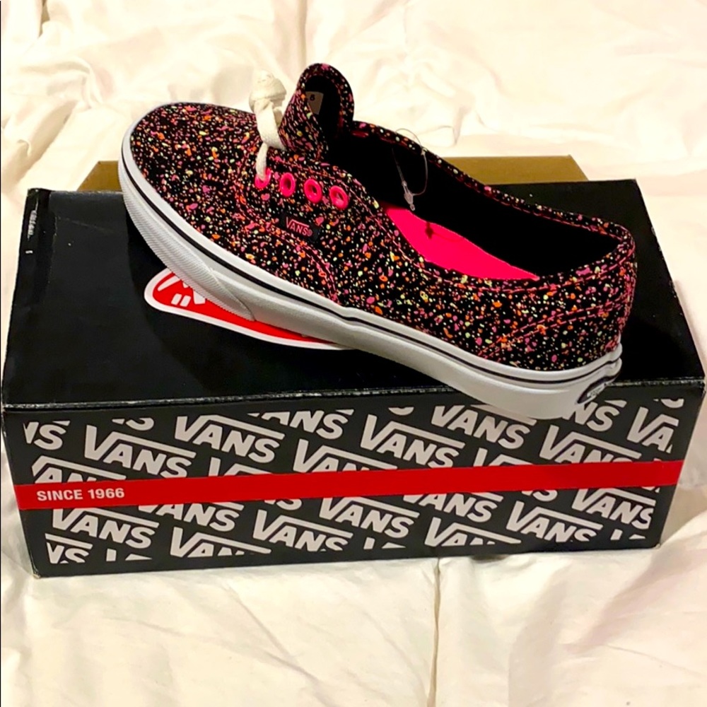 Vans Black/Glow in the Dark size 6 in women’s